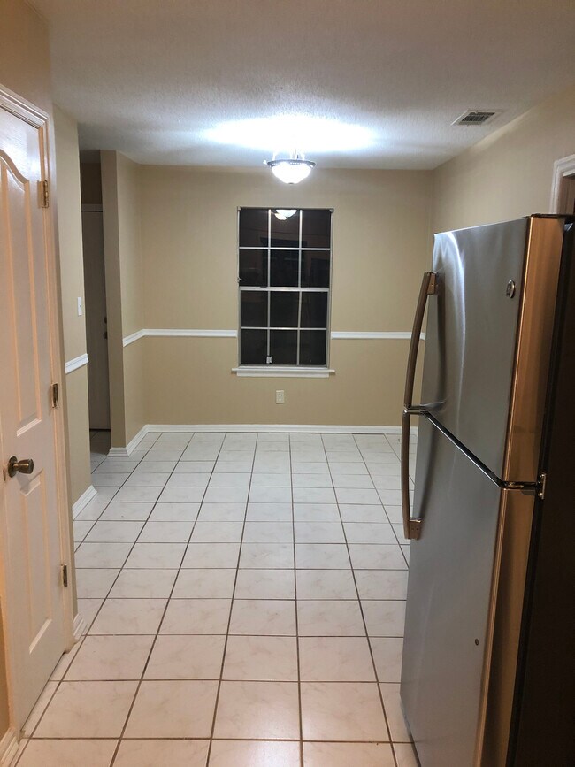 Building Photo - 1350 Whitfield Park Dr