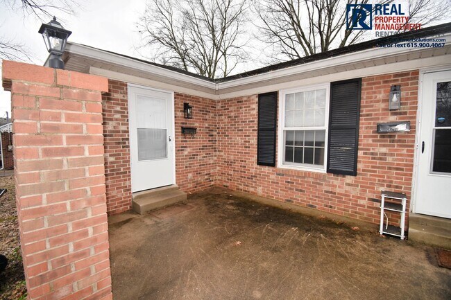Foto del edificio - Adorable 2 bed 1 ba duplex in the heart of Murfreesboro!
