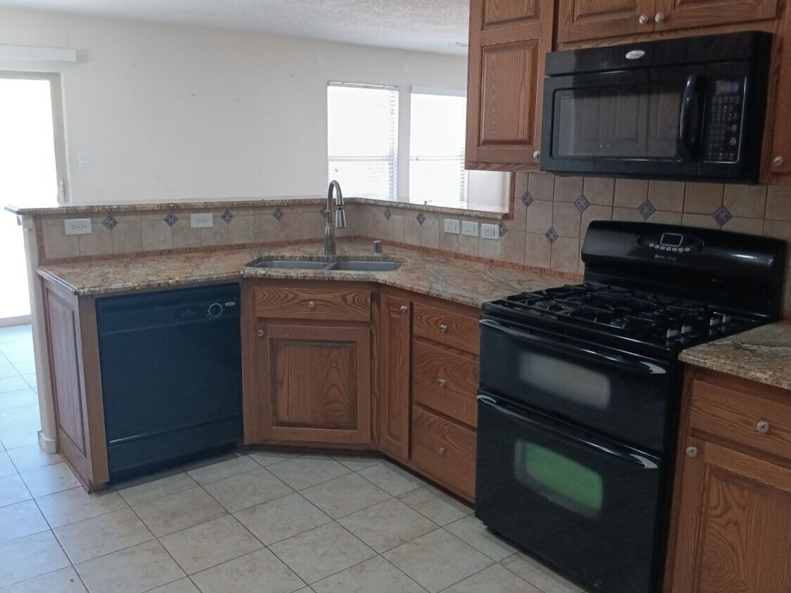 Foto del edificio - Charming 3-bedroom, 2.5-bathroom house loc...
