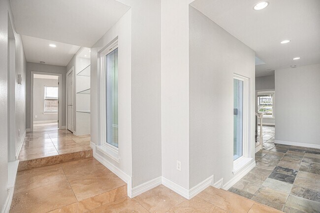 Foto del edificio - 107 Cedar Ln