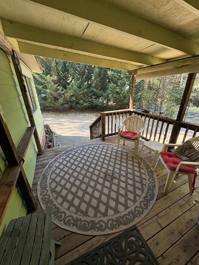 Foto del edificio - 5631 Canyon Creek Rd