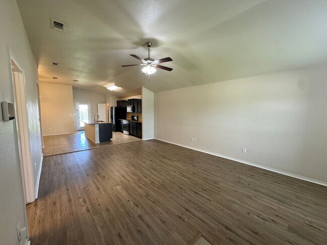 Foto del edificio - Available House in Windstone
