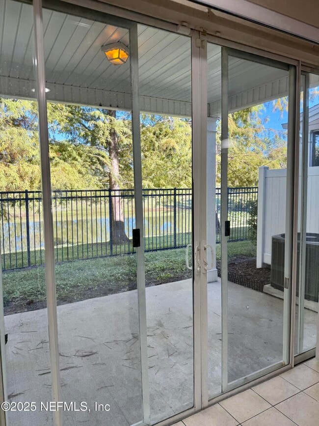 Foto del edificio - 4891 Castlegate Ct