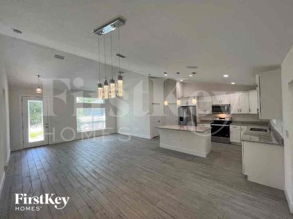 Foto del edificio - 7411 Wycliff Dr
