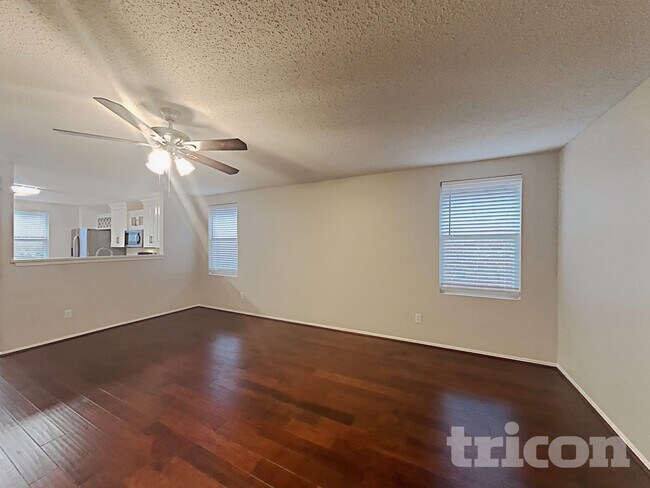 Building Photo - 1913 Lariat Dr