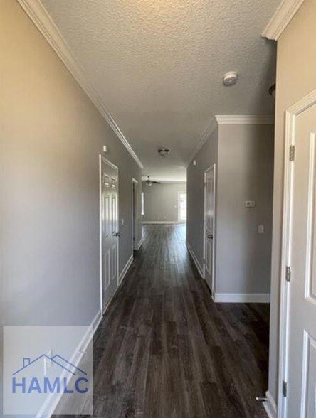 Foto del edificio - 424 Alcott Cir