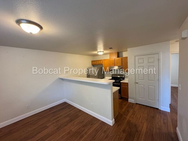 Building Photo - 976 Latigo Dr