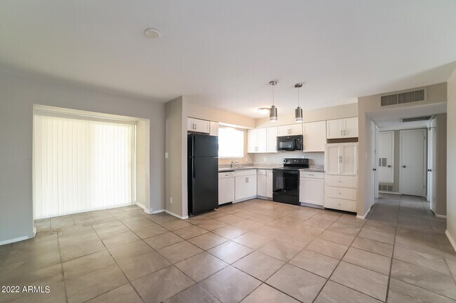 Foto del edificio - 8613 N 33rd Ave