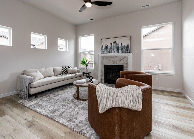 Building Photo - 5762 Villa Lorenzo Dr
