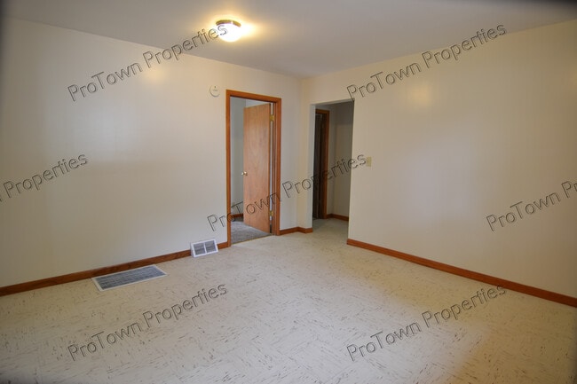 Building Photo - 106 Bowen Pl