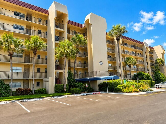 Building Photo - 3661 Via Poinciana