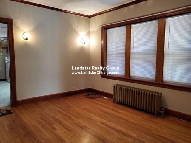Building Photo - 2928 N Mango Ave