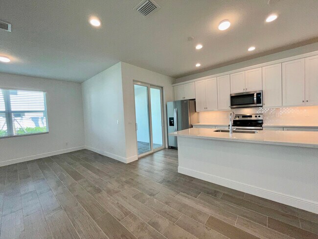 Building Photo - 1847 Sandpiper Pointe Pl