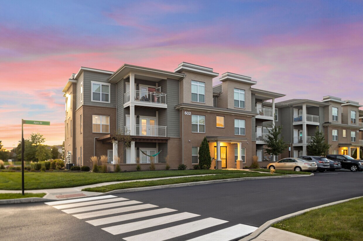 Foto principal - The Ascent Apartments of Plainfield