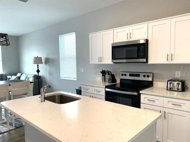 Building Photo - 10364 Kidron Ave