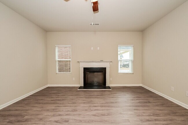 Foto del edificio - 176 Addy Ln
