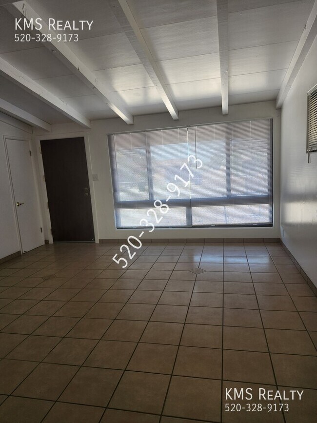 Foto del edificio - 208 E Delta Rd