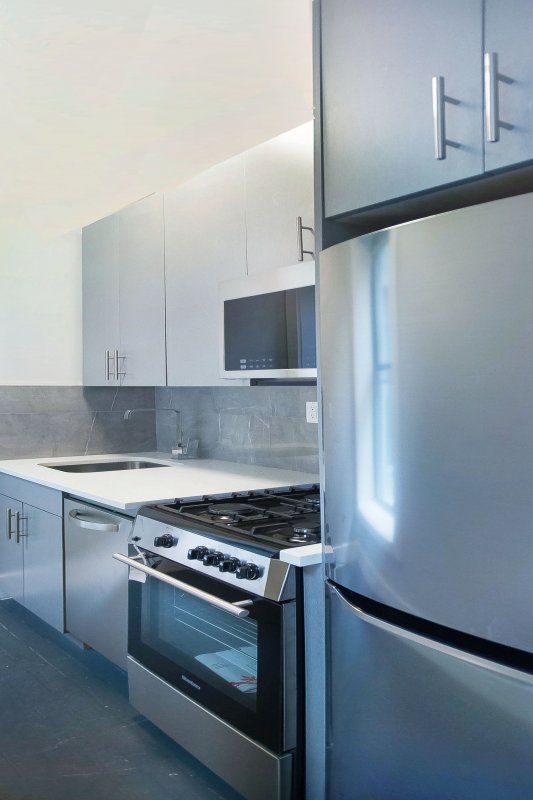 Foto del edificio - 118 E 103rd St