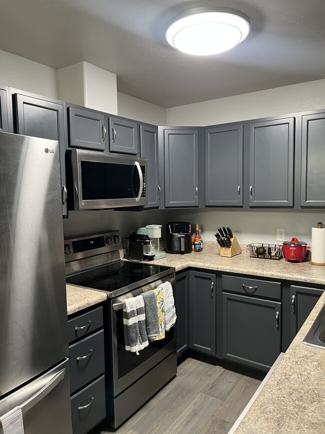 Building Photo - 658 1/2 Tammera Ln