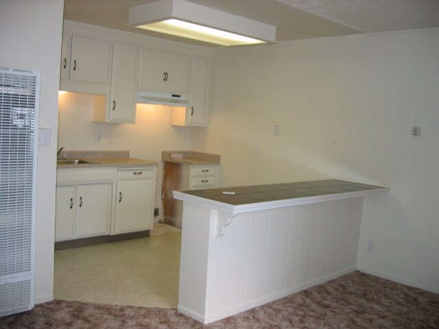 Kitchen - 145 E 12th St