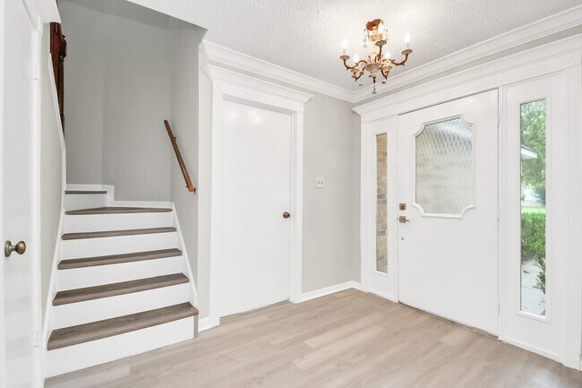Foto del edificio - 14810 Cypress Ridge Dr