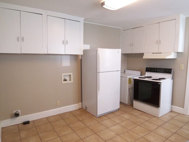 Building Photo - Ranch Home in NODA Area of Charlotte w/ Fe...