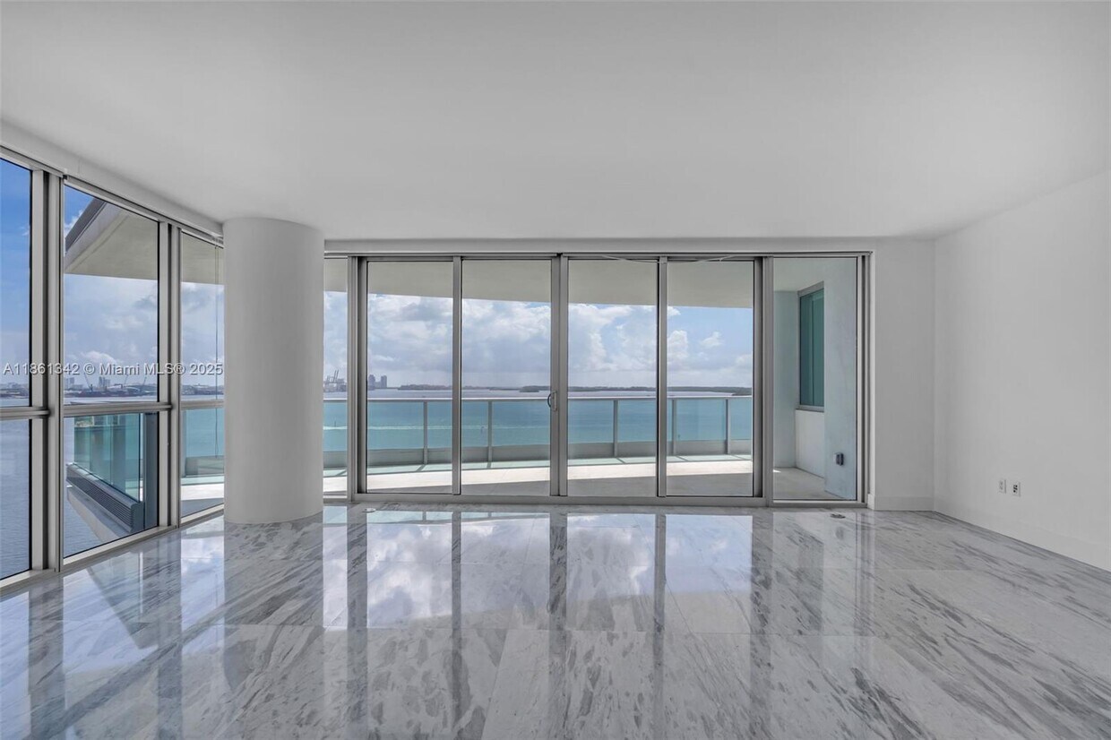 Foto principal - 1331 Brickell Bay Dr