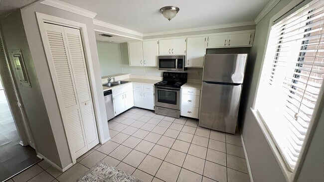 Foto del edificio - Beautiful 2 Bedroom 2 Bath Condo for rent ...
