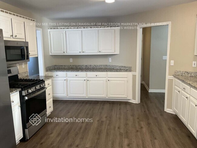 Building Photo - 650 Station View Run