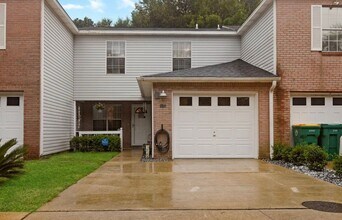 Building Photo - 426 Corvet St