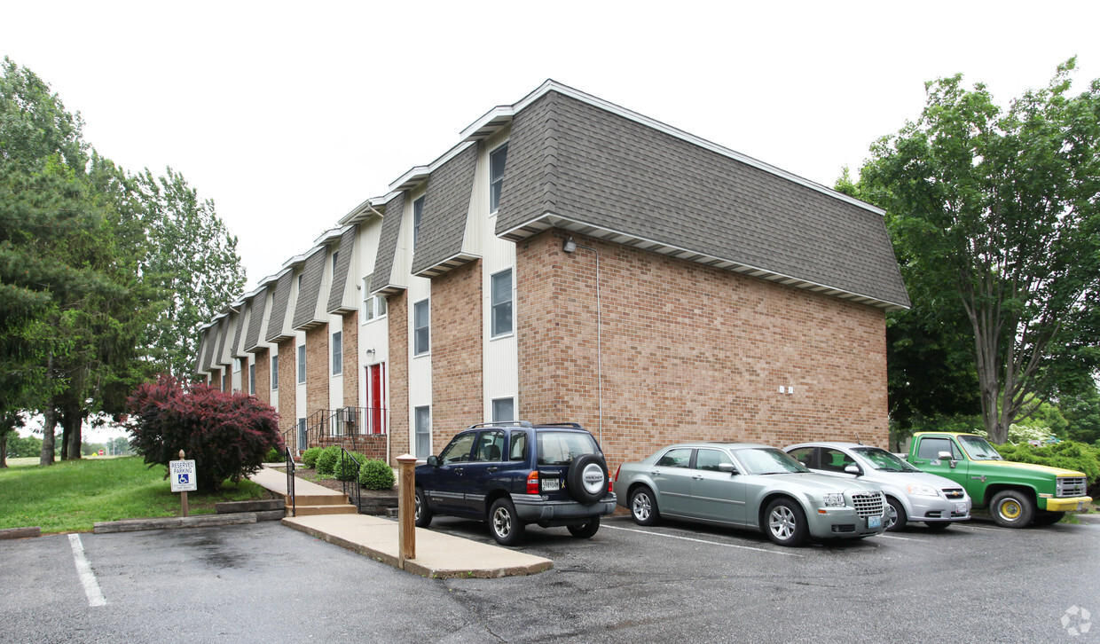 Primary Photo - Ridgeview Court Apartments