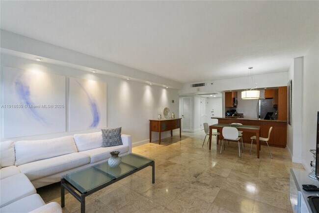 Foto del edificio - 100 Lincoln Rd