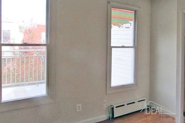 Building Photo - 820 Friel Pl