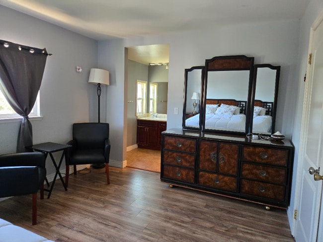 Foto del edificio - 15522 Ashley Ave