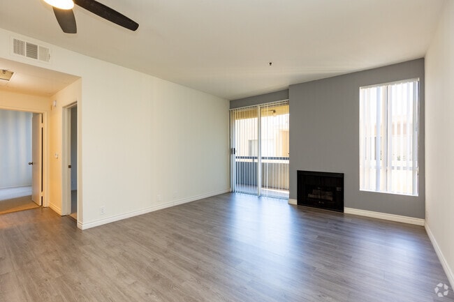 315 S La Fayette Park Pl - 315