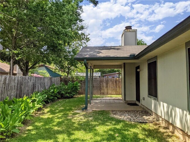 Foto del edificio - 9746 Anderson Village Dr