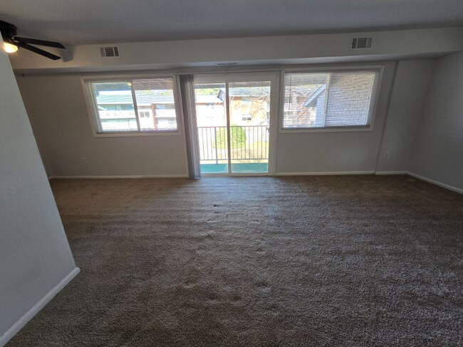 Foto del edificio - 806 Brook Hill Rd