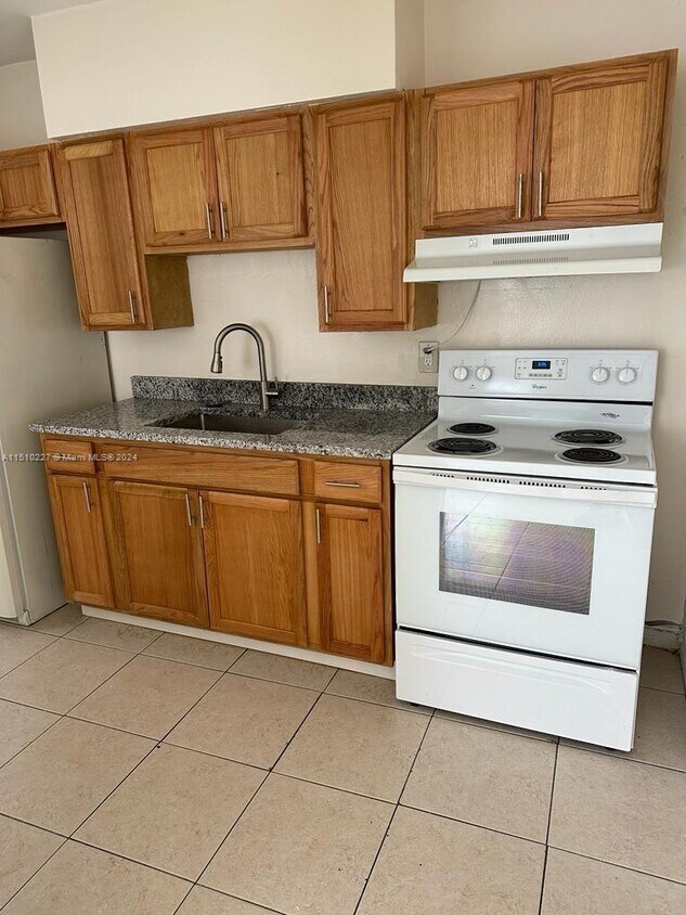 Primary Photo - 756 NW 5th St