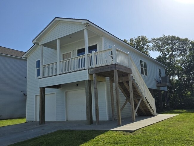 Building Photo - COMING SOON-PRE LEASING FOR MID SEPT OR OCT MOVE IN 4/2/2-Mardi Gras Floorplan