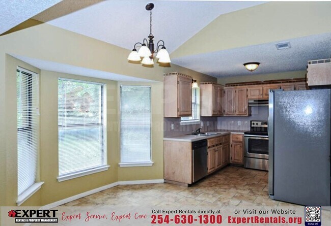 Building Photo - 4-Bedroom Home with Spacious Backyard in S...