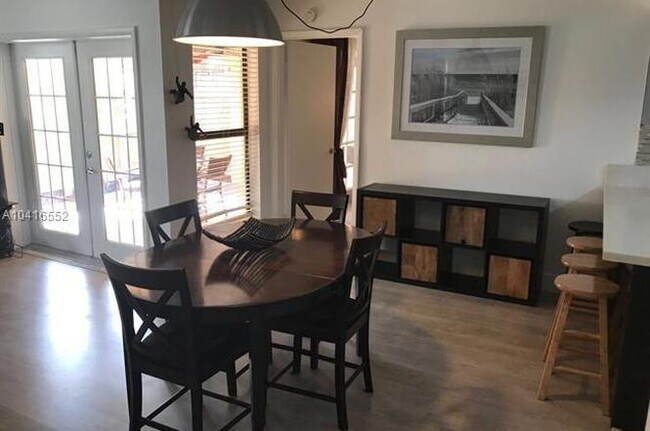 Foto del edificio - 10865 NW 7th St