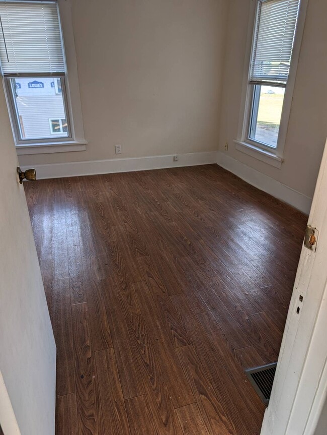 Building Photo - 949 Morgan Ave