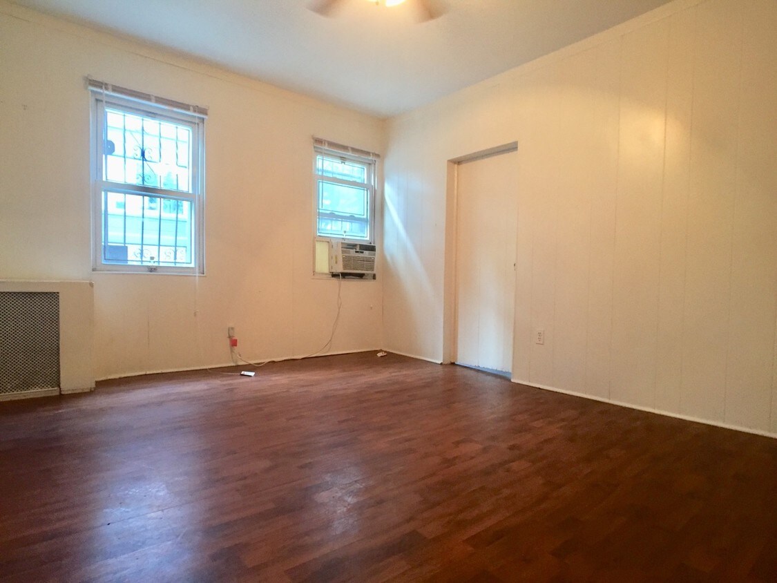 Foto principal - 345 Berry St