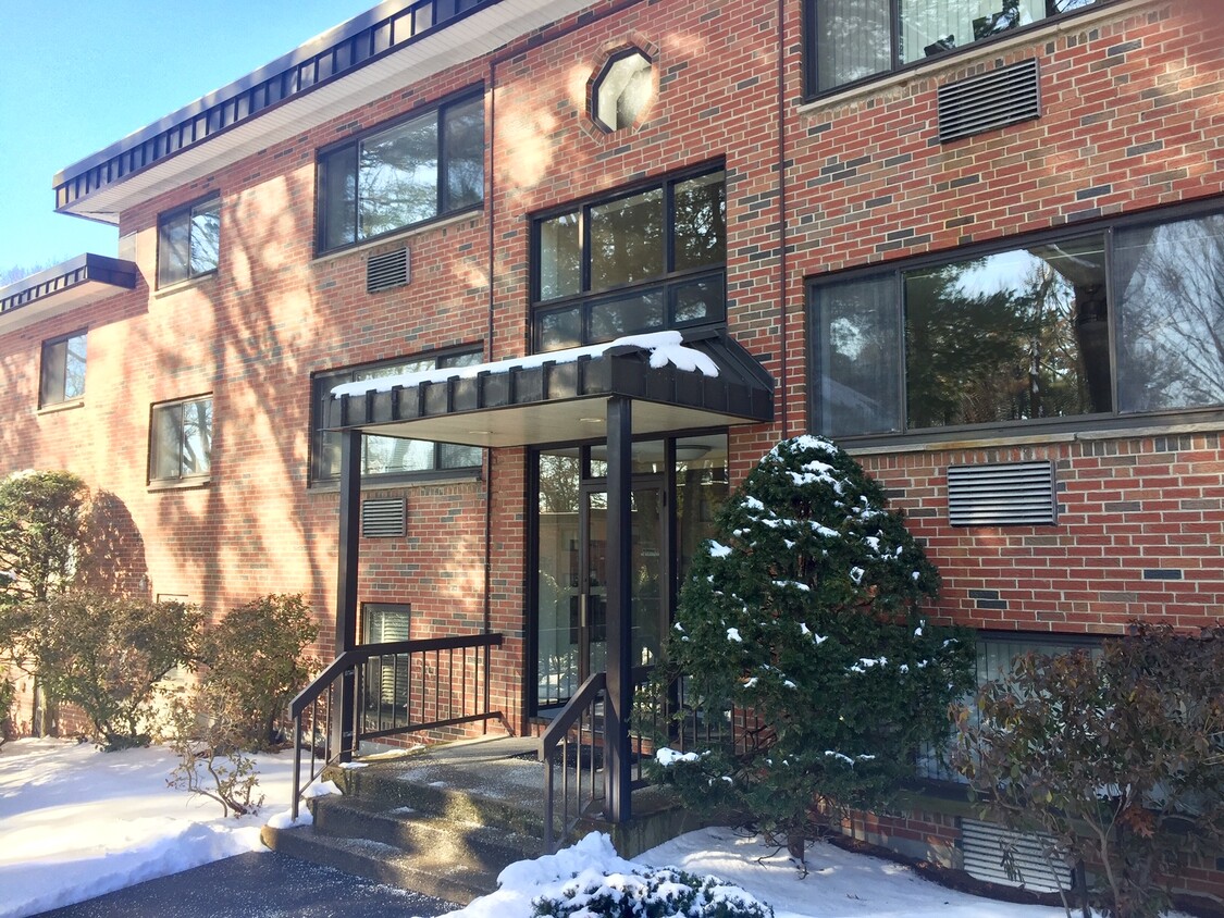 Primary Photo - 1325 Worcester Rd