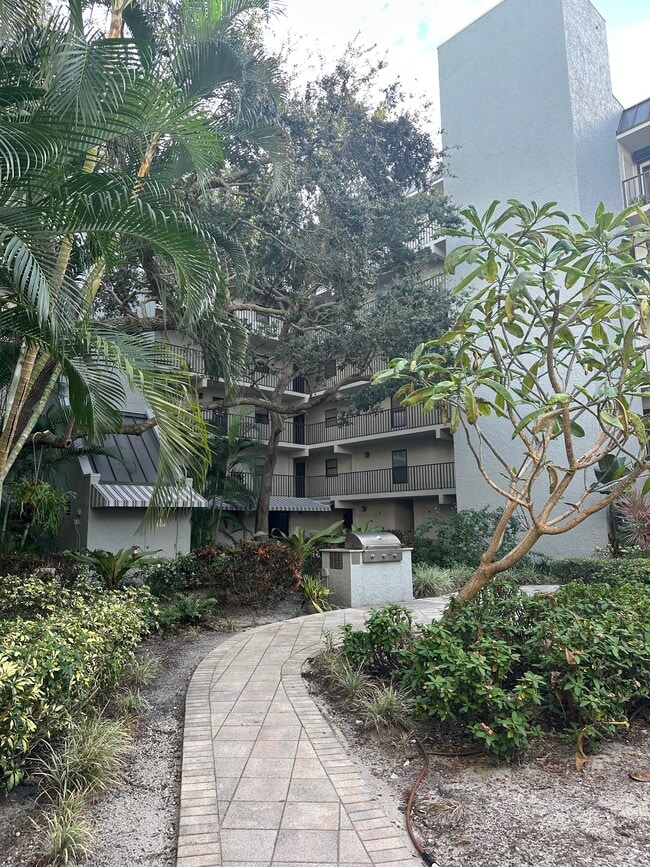 Foto del edificio - 105 4th Ave NE