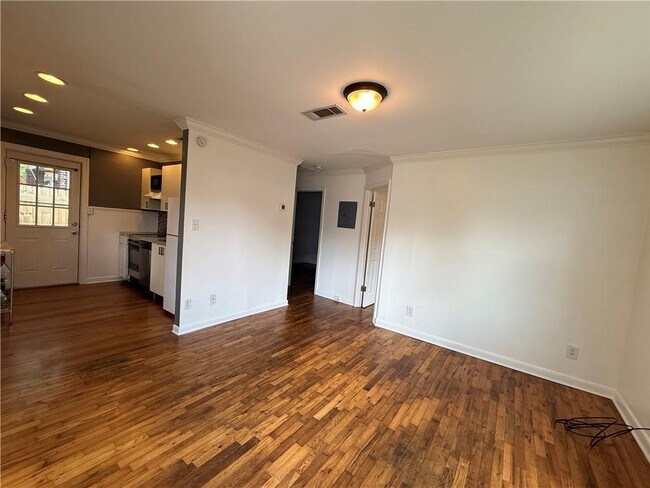 Foto del edificio - 2027 Oakview Rd SE