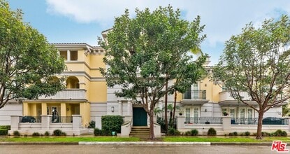 Building Photo - 7101 Playa Vista Dr