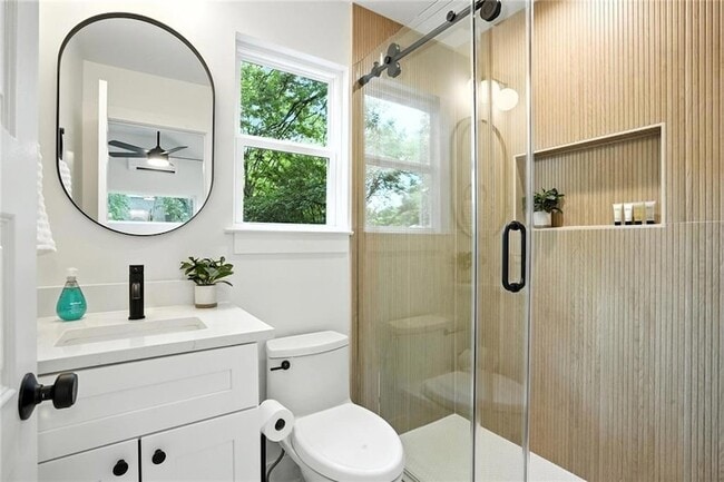 Foto del edificio - 1597 Glenwood Ave SE