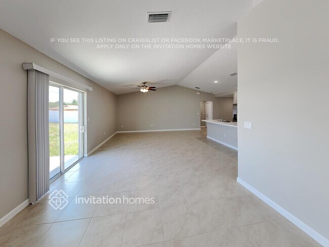 Building Photo - 726 SW Tupper Ln
