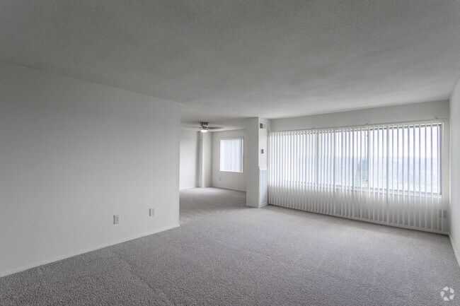 3HAB, 2,5BA - 1.490 ft² - White Oak Towers Apartments